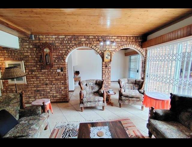 4 BEDROOM HOUSE FOR SALE IN MEER EN SEE